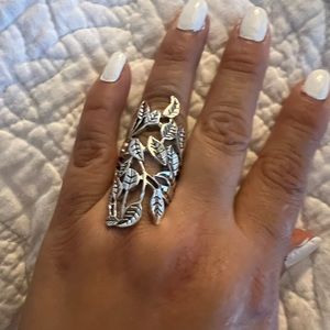 Selling a beautiful costume jewerly